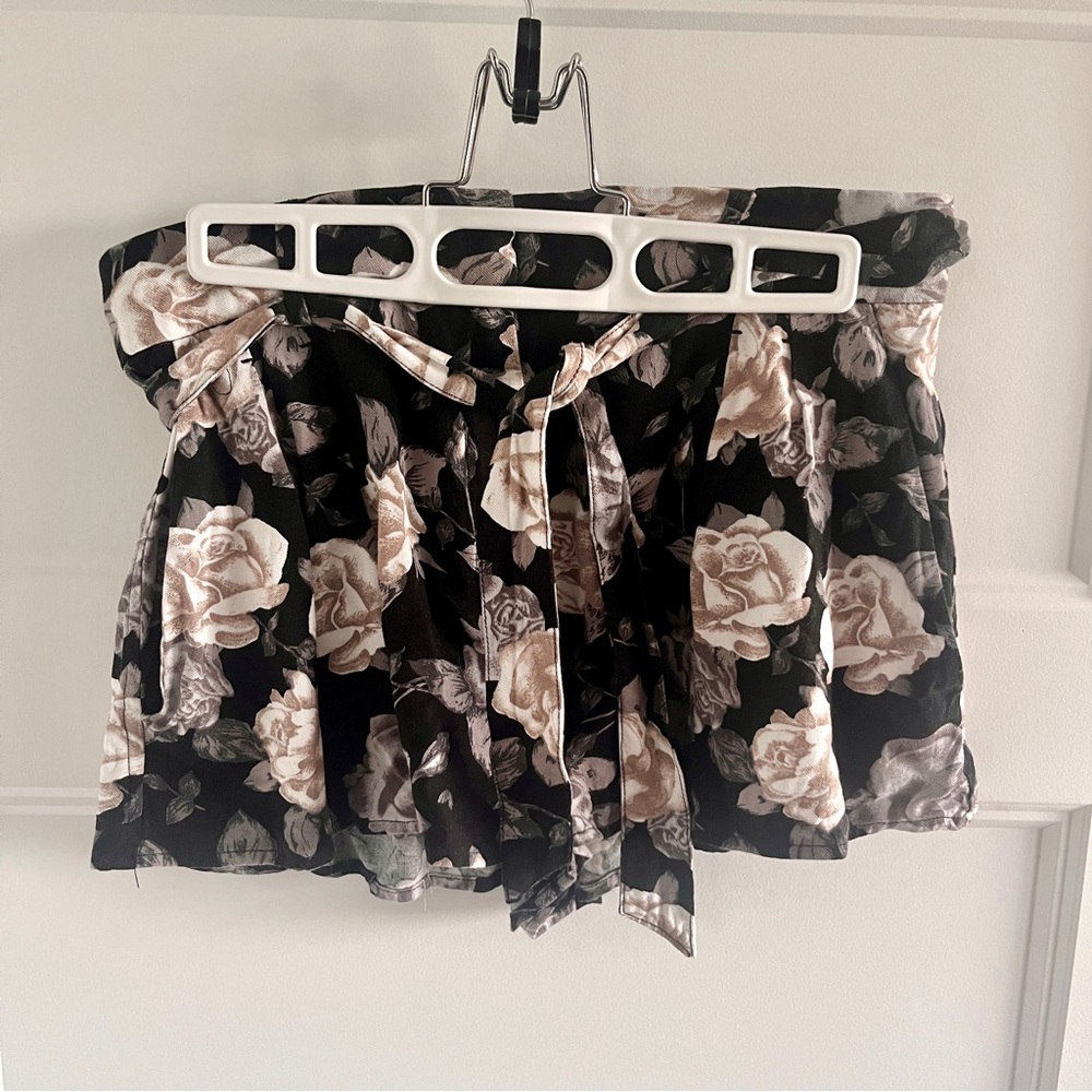Talula Black and Cream Floral Mini Short